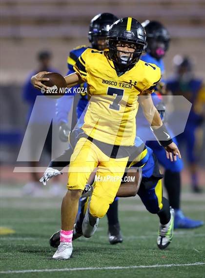 Thumbnail 1 in Verbum Dei vs. Bosco Tech photogallery.