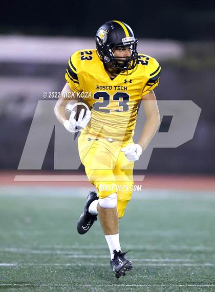 Thumbnail 1 in Verbum Dei vs. Bosco Tech photogallery.