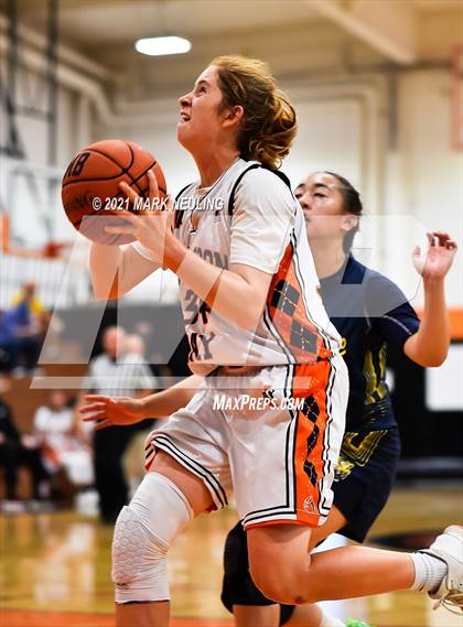Thumbnail 3 in Notre Dame Belmont @ Half Moon Bay (CIF CCS D4 Final) photogallery.