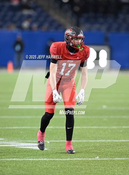 Thumbnail 2 in Bishop Watterson vs. Central Catholic (OHSAA Division 3 Final) photogallery.