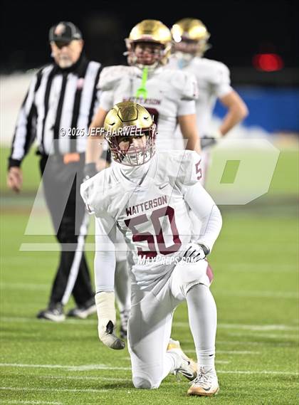 Thumbnail 3 in Bishop Watterson vs. Central Catholic (OHSAA Division 3 Final) photogallery.