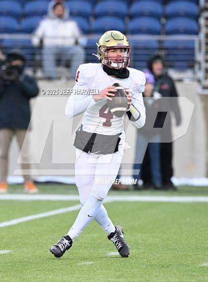 Thumbnail 3 in Bishop Watterson vs. Central Catholic (OHSAA Division 3 Final) photogallery.