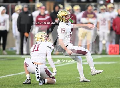 Thumbnail 2 in Bishop Watterson vs. Central Catholic (OHSAA Division 3 Final) photogallery.