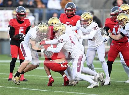 Thumbnail 2 in Bishop Watterson vs. Central Catholic (OHSAA Division 3 Final) photogallery.