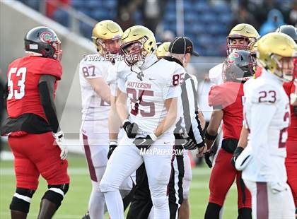 Thumbnail 2 in Bishop Watterson vs. Central Catholic (OHSAA Division 3 Final) photogallery.