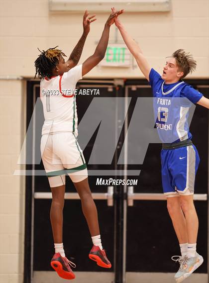 Thumbnail 2 in Fruita Monument vs. Smoky Hill (CHSAA 6A Sweet 16) photogallery.