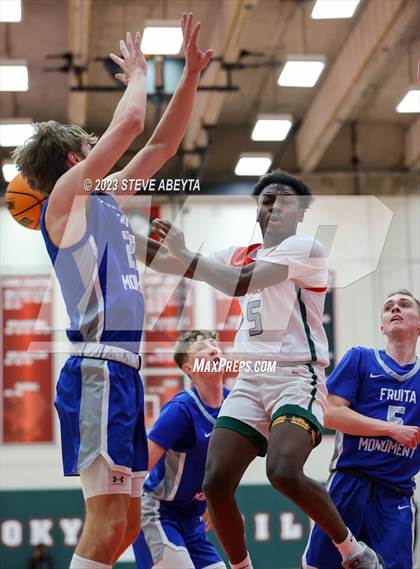 Thumbnail 2 in Fruita Monument vs. Smoky Hill (CHSAA 6A Sweet 16) photogallery.