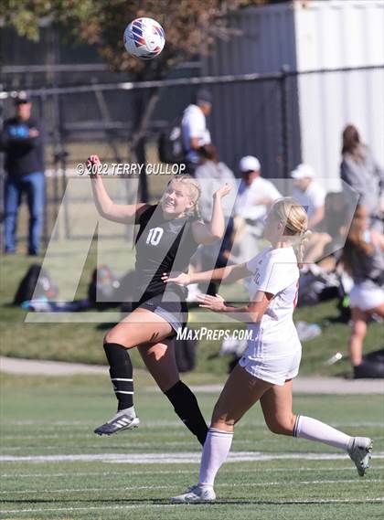 Thumbnail 2 in Cedar Valley vs. Bountiful (UHSAA 5A Semifinal) photogallery.