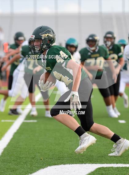 Thumbnail 3 in Skyline vs Highland photogallery.
