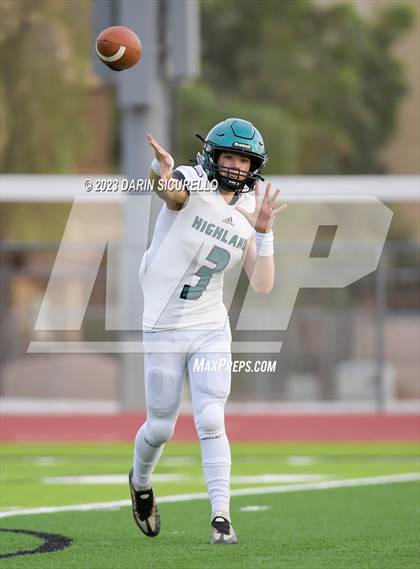 Thumbnail 3 in Skyline vs Highland photogallery.