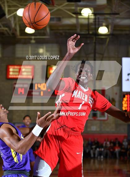 Thumbnail 2 in St. Augustine @ Mater Dei (Nike Extravaganza) photogallery.