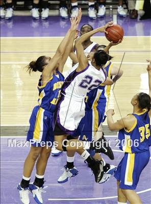 Thumbnail 2 in Bishop Amat vs. Sacramento (CIF State D3 Final) photogallery.