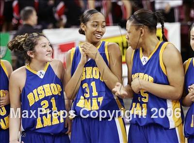 Thumbnail 2 in Bishop Amat vs. Sacramento (CIF State D3 Final) photogallery.