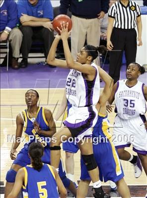 Thumbnail 3 in Bishop Amat vs. Sacramento (CIF State D3 Final) photogallery.