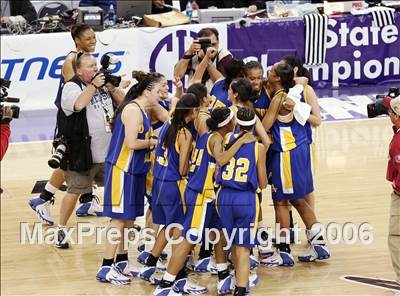 Thumbnail 3 in Bishop Amat vs. Sacramento (CIF State D3 Final) photogallery.