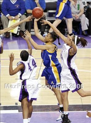Thumbnail 1 in Bishop Amat vs. Sacramento (CIF State D3 Final) photogallery.