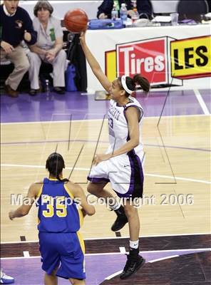 Thumbnail 1 in Bishop Amat vs. Sacramento (CIF State D3 Final) photogallery.