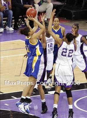 Thumbnail 2 in Bishop Amat vs. Sacramento (CIF State D3 Final) photogallery.