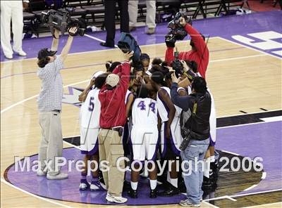 Thumbnail 1 in Bishop Amat vs. Sacramento (CIF State D3 Final) photogallery.