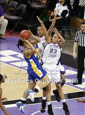 Thumbnail 1 in Bishop Amat vs. Sacramento (CIF State D3 Final) photogallery.