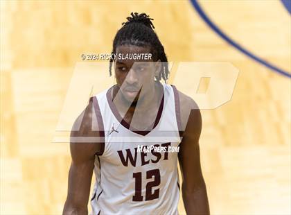 Thumbnail 3 in Quincy vs. Belleville West (IHSA 4A Sectional) photogallery.