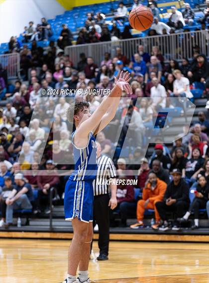 Thumbnail 2 in Quincy vs. Belleville West (IHSA 4A Sectional) photogallery.