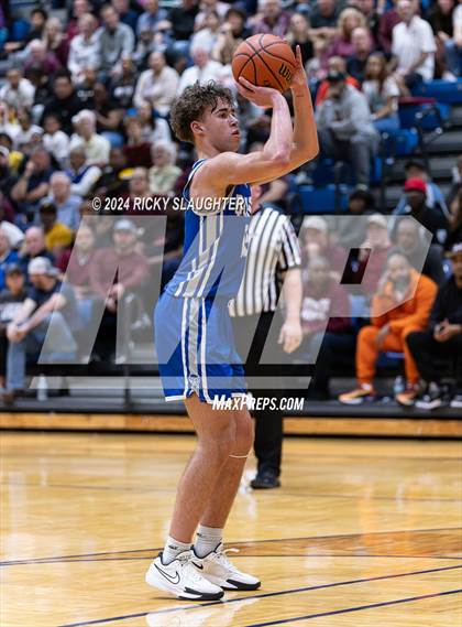 Thumbnail 1 in Quincy vs. Belleville West (IHSA 4A Sectional) photogallery.