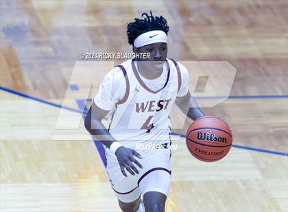 Thumbnail 2 in Quincy vs. Belleville West (IHSA 4A Sectional) photogallery.