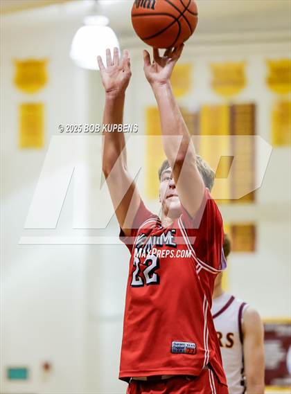 Thumbnail 3 in Burlingame @ Menlo-Atherton photogallery.