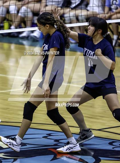Thumbnail 2 in Yuma vs Cactus photogallery.