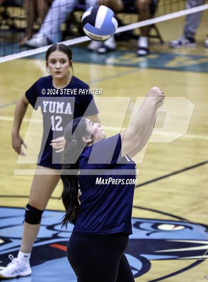 Thumbnail 1 in Yuma vs Cactus photogallery.