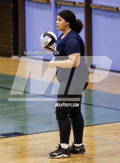 Thumbnail 2 in Yuma vs Cactus photogallery.