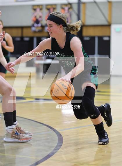 Thumbnail 3 in Payson @ Cottonwood (Sophomore) photogallery.