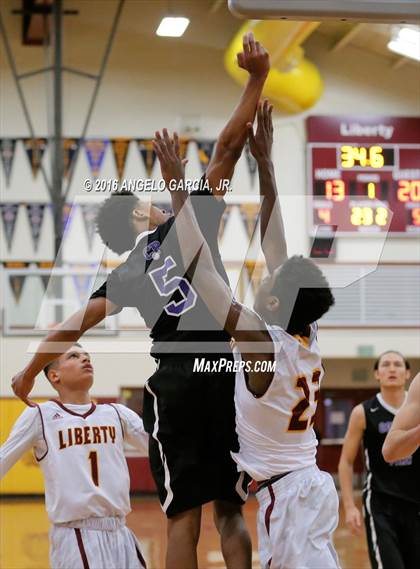 Thumbnail 1 in College Park vs Liberty (Stonebarger Tournament) photogallery.