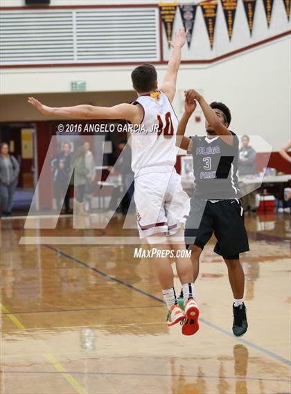 Thumbnail 1 in College Park vs Liberty (Stonebarger Tournament) photogallery.