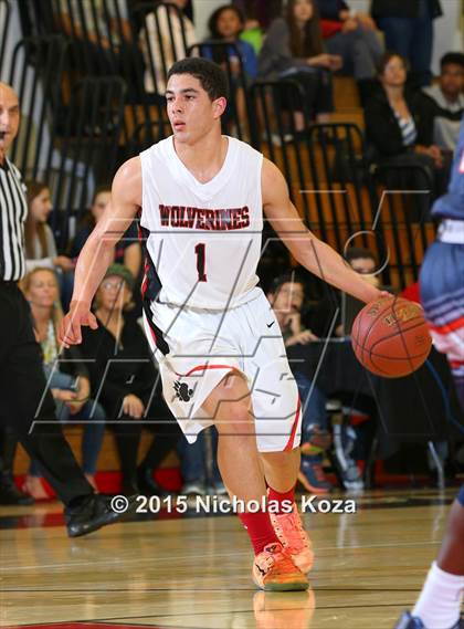 Thumbnail 2 in Chaminade vs. Harvard-Westlake photogallery.