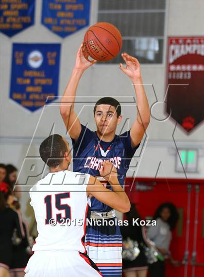 Thumbnail 3 in Chaminade vs. Harvard-Westlake photogallery.