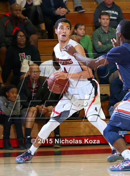 Thumbnail 3 in Chaminade vs. Harvard-Westlake photogallery.