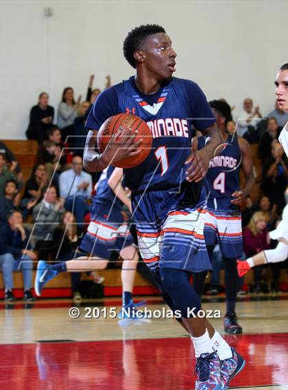 Thumbnail 2 in Chaminade vs. Harvard-Westlake photogallery.