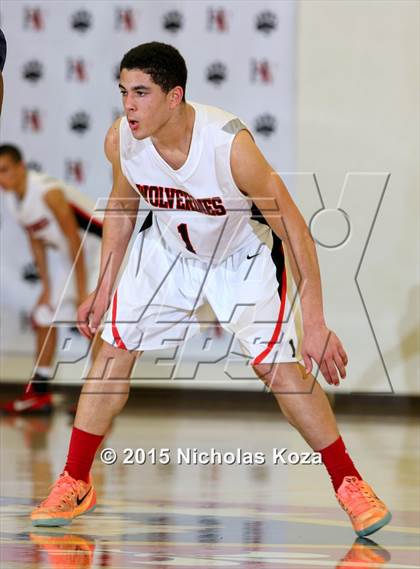 Thumbnail 2 in Chaminade vs. Harvard-Westlake photogallery.