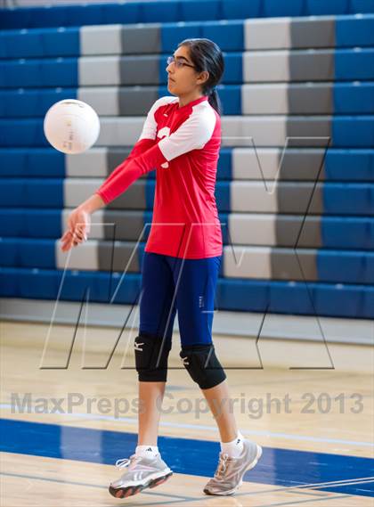Thumbnail 2 in Yorktown vs Jefferson (Jr. Volleyball Brawl II) photogallery.