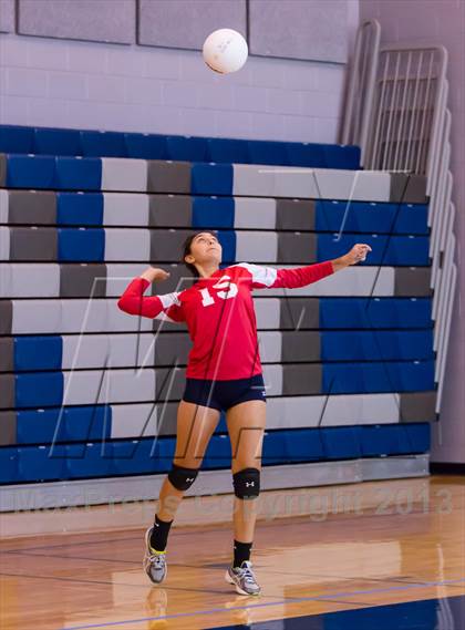 Thumbnail 2 in Yorktown vs Jefferson (Jr. Volleyball Brawl II) photogallery.