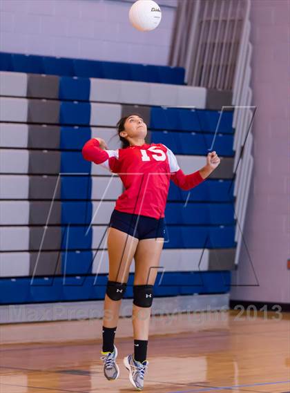 Thumbnail 2 in Yorktown vs Jefferson (Jr. Volleyball Brawl II) photogallery.