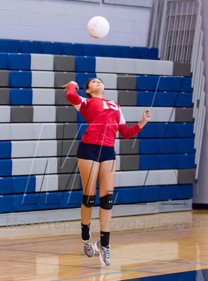 Thumbnail 3 in Yorktown vs Jefferson (Jr. Volleyball Brawl II) photogallery.
