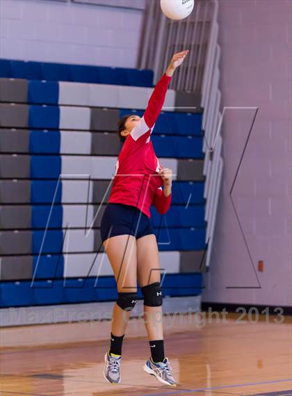 Thumbnail 3 in Yorktown vs Jefferson (Jr. Volleyball Brawl II) photogallery.