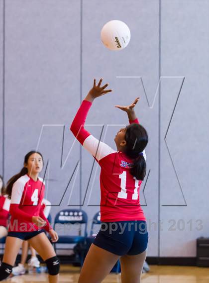 Thumbnail 1 in Yorktown vs Jefferson (Jr. Volleyball Brawl II) photogallery.
