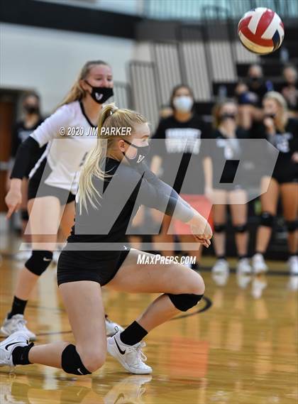 Thumbnail 3 in Hutto @ Vandegrift photogallery.