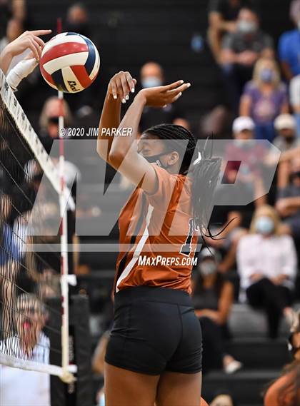 Thumbnail 2 in Hutto @ Vandegrift photogallery.