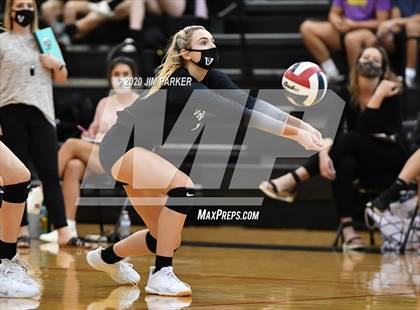 Thumbnail 3 in Hutto @ Vandegrift photogallery.