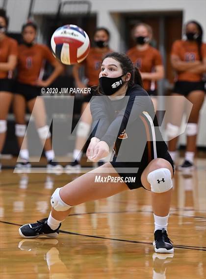 Thumbnail 3 in Hutto @ Vandegrift photogallery.